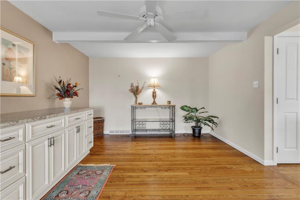 5100 West Harbison Road Pittsburgh, PA 15205 - Photo 11 of 49 Neutral choices allow you to move right in & enjoy!