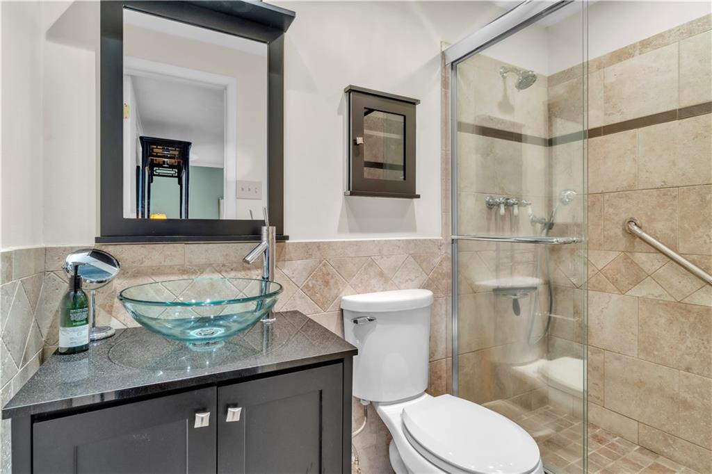 5100 West Harbison Road Pittsburgh, PA 15205 - Photo 25 of 49 Master full bath!