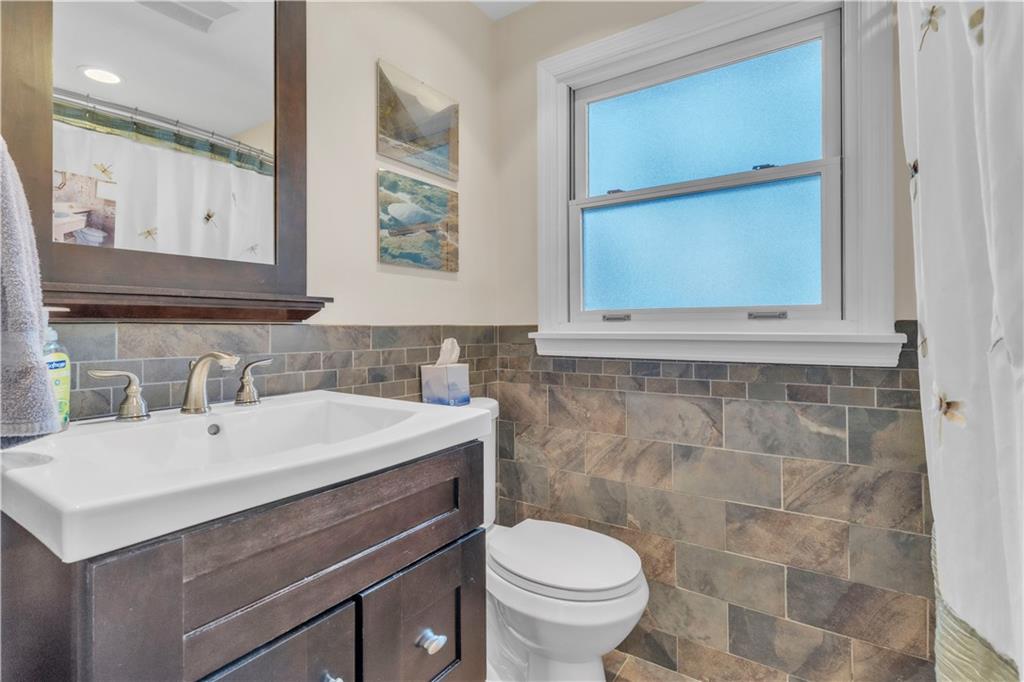 5100 West Harbison Road Pittsburgh, PA 15205 - Photo 33 of 49 Upstairs Guest Bathroom