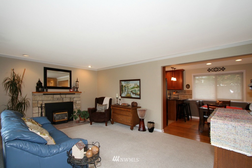 5607 Highland Road Everett, WA 98203 - Photo 2 of 25