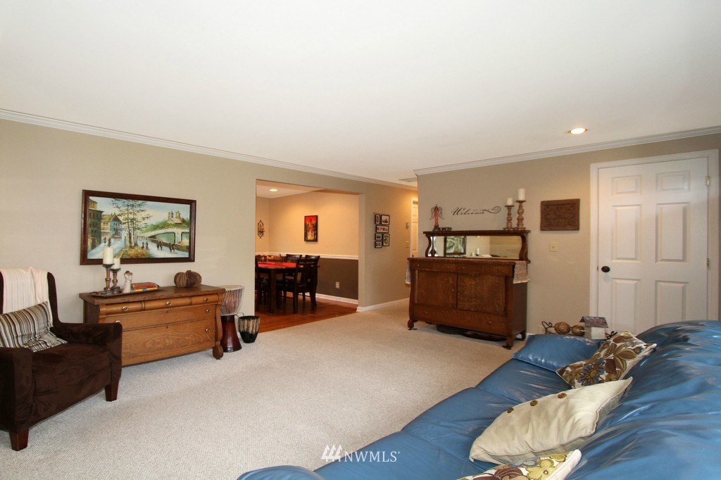 5607 Highland Road Everett, WA 98203 - Photo 4 of 25