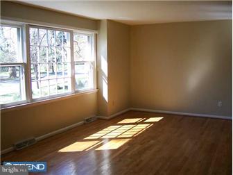 12 Orchard Road Havertown, PA 19083 - Photo 3 of 11 Living Room