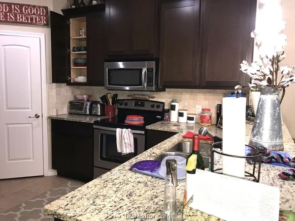 $3,275 | 1122 Phoenix Street, College Station, TX 77840