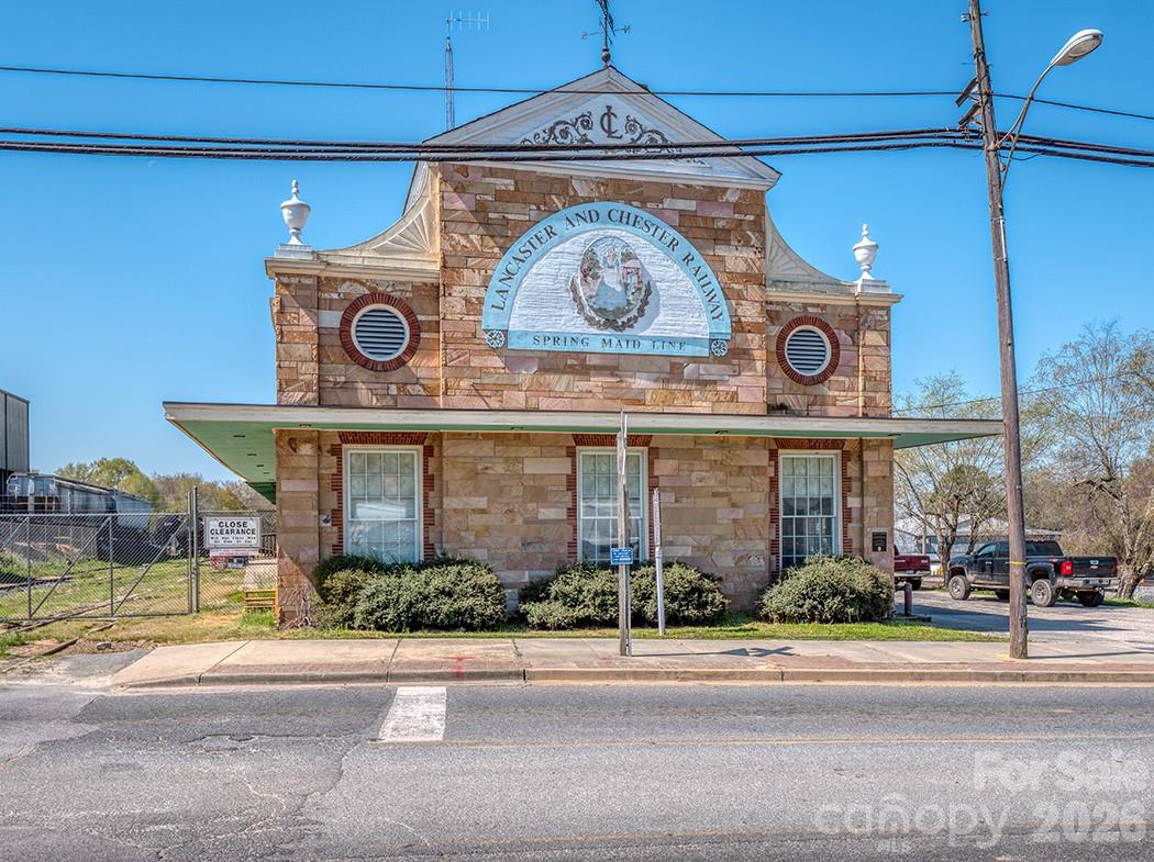 463 West Barr Street Lancaster, SC 29720 - Photo 38 of 43 a view of a water fountain in front of a building