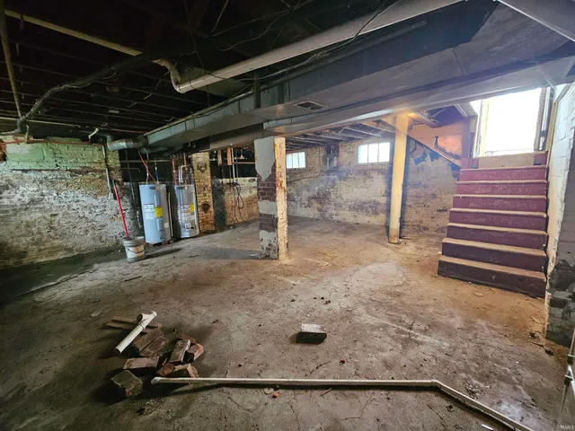 $164,900 | 1629 Ewing Avenue, Evansville, IN 47712