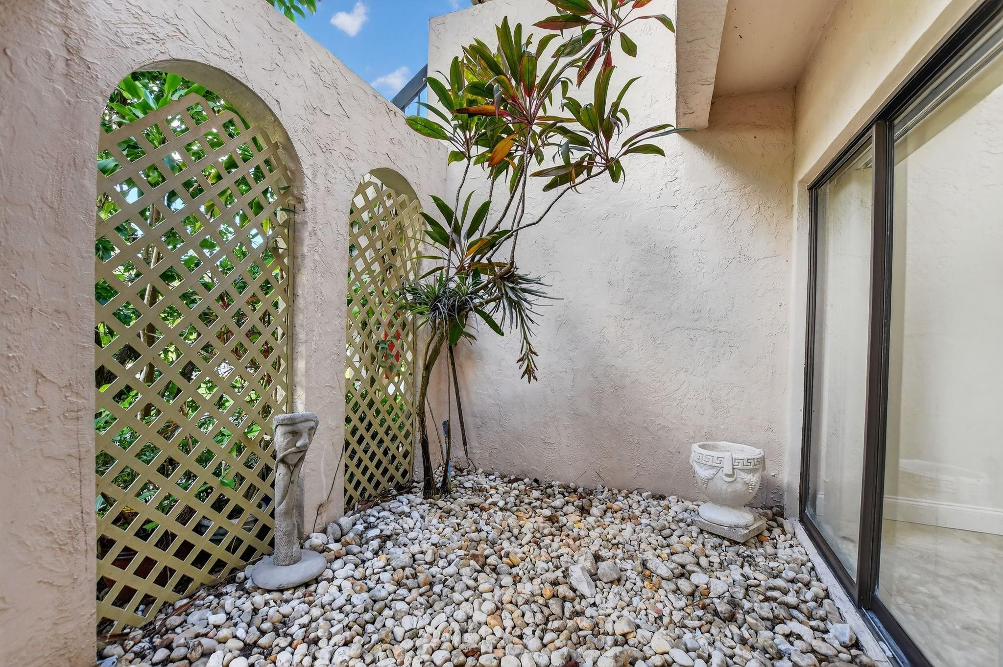 21476 Juego Circle, Unit 8C Boca Raton, FL 33433 - Photo 47 of 54 a view of a bathroom