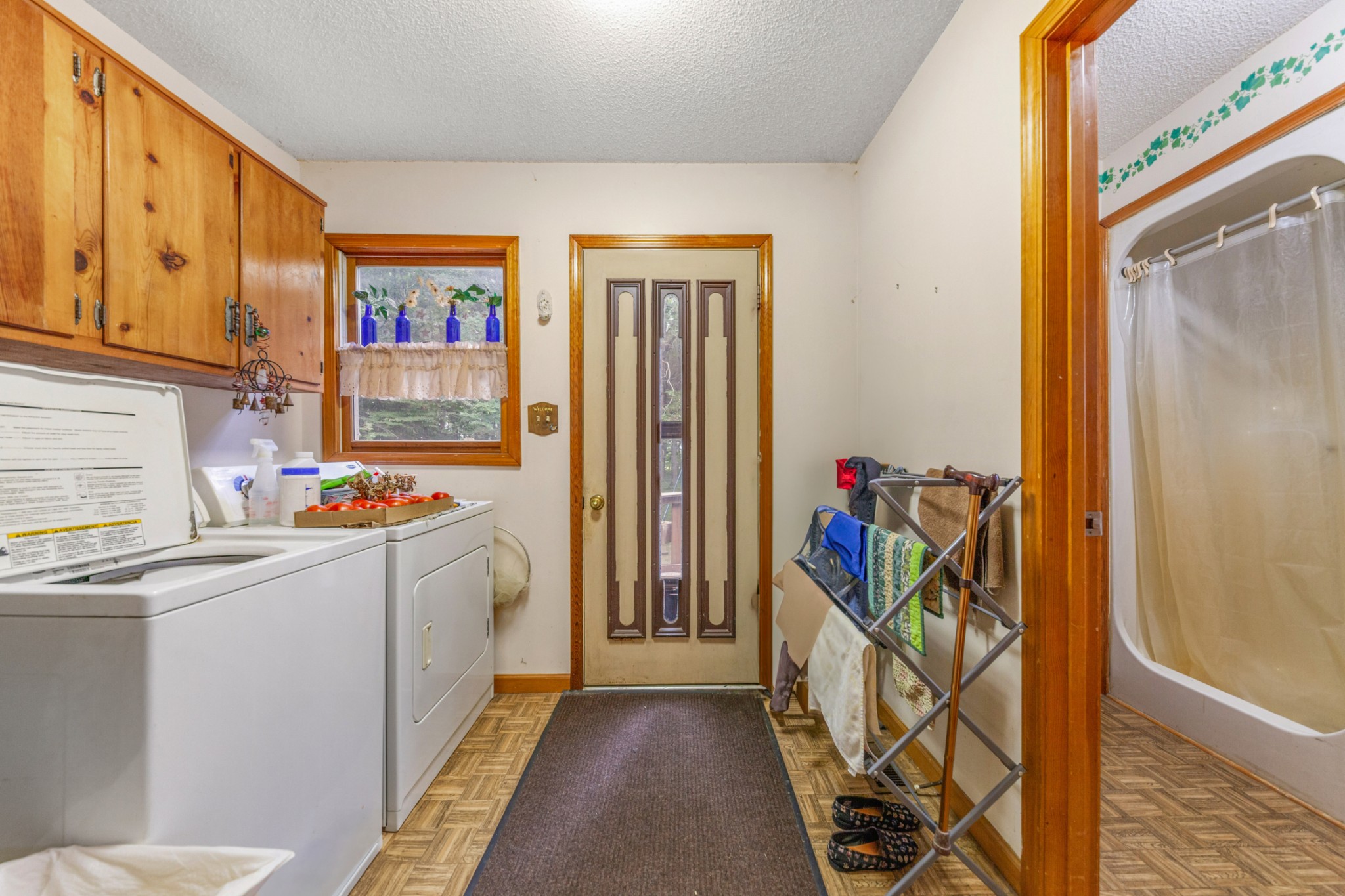 2756 Glasscock Road Lewisburg, TN 37091 - Photo 24 of 48 a view of a hallway with washer and dryer