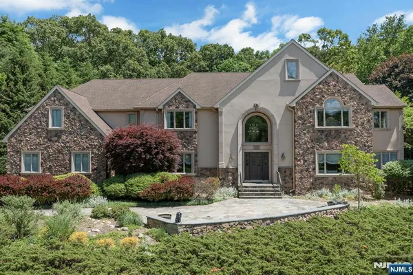 $2,099,999 | 309 Skyridge Road, Franklin Lakes, NJ 07417