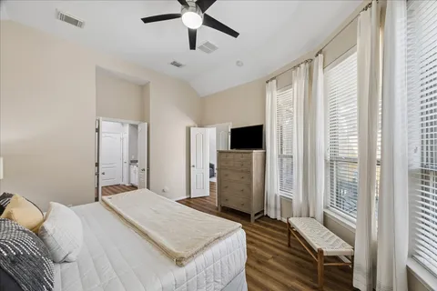$335,000 | 3338 Knollcrest Lane, Pearland, TX 77584