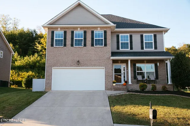 $414,500 | 6035 Hollow View Lane, Knoxville, TN 37924