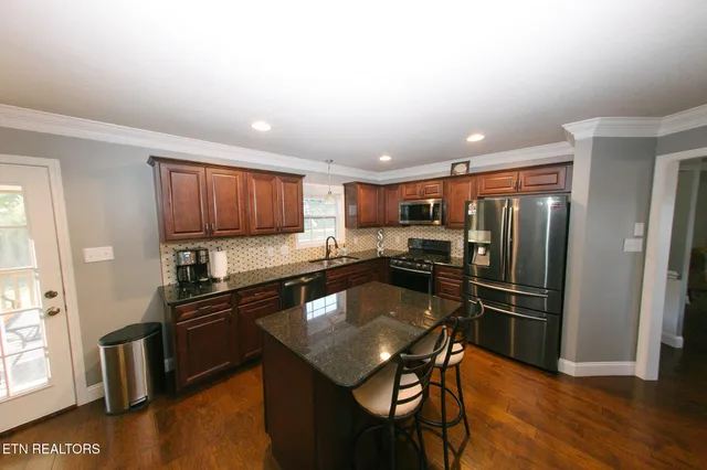 $414,500 | 6035 Hollow View Lane, Knoxville, TN 37924