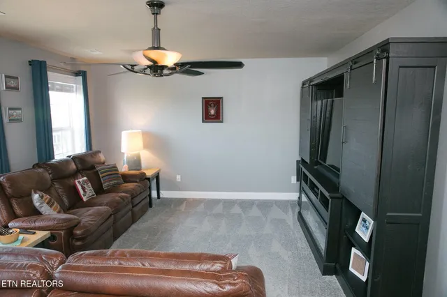 $414,500 | 6035 Hollow View Lane, Knoxville, TN 37924