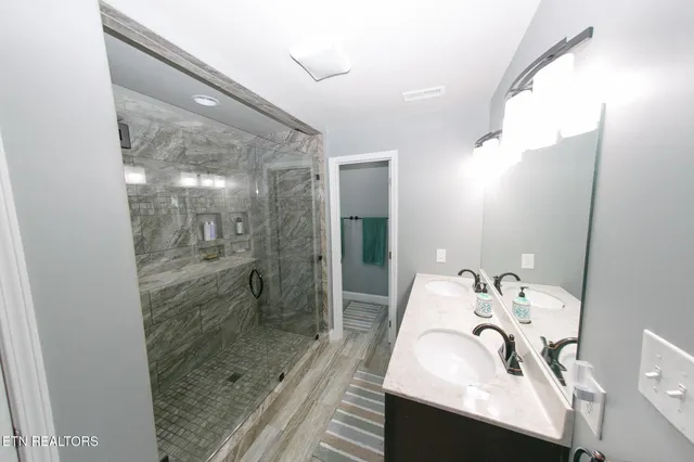 $414,500 | 6035 Hollow View Lane, Knoxville, TN 37924