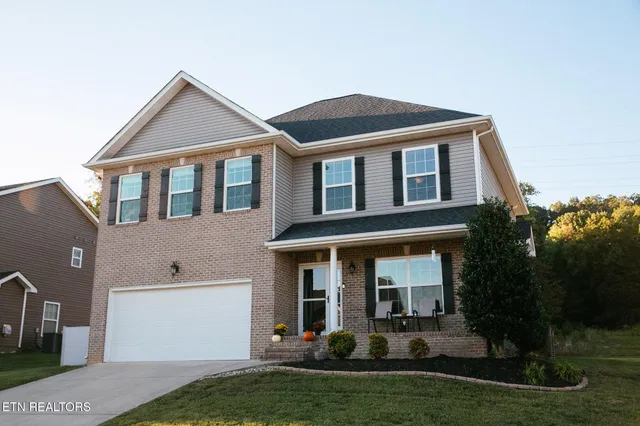 $414,500 | 6035 Hollow View Lane, Knoxville, TN 37924