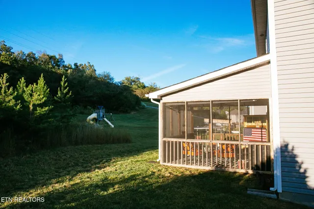 $414,500 | 6035 Hollow View Lane, Knoxville, TN 37924