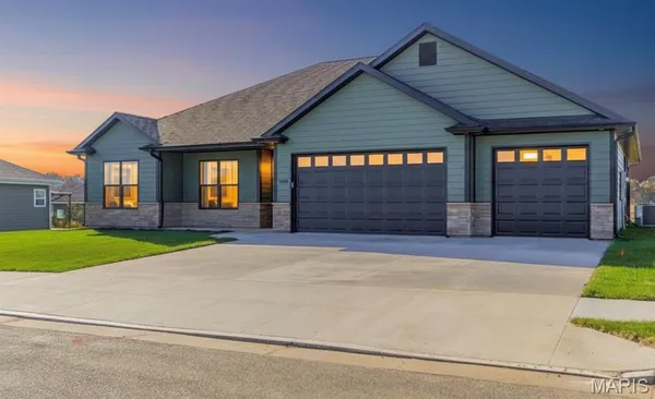 $345,000 | 2103 Vinny Avenue, Moberly, MO 65270