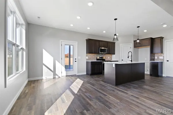 $345,000 | 2103 Vinny Avenue, Moberly, MO 65270