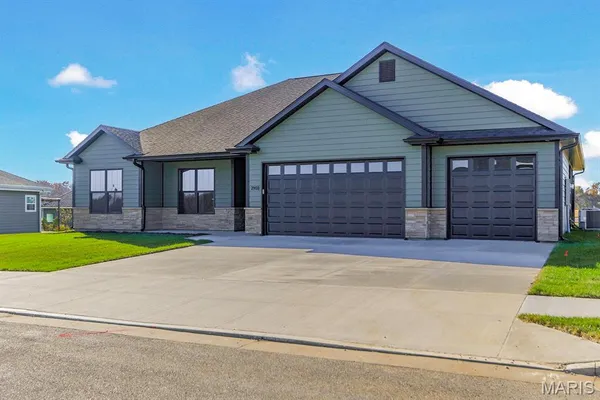 $345,000 | 2103 Vinny Avenue, Moberly, MO 65270