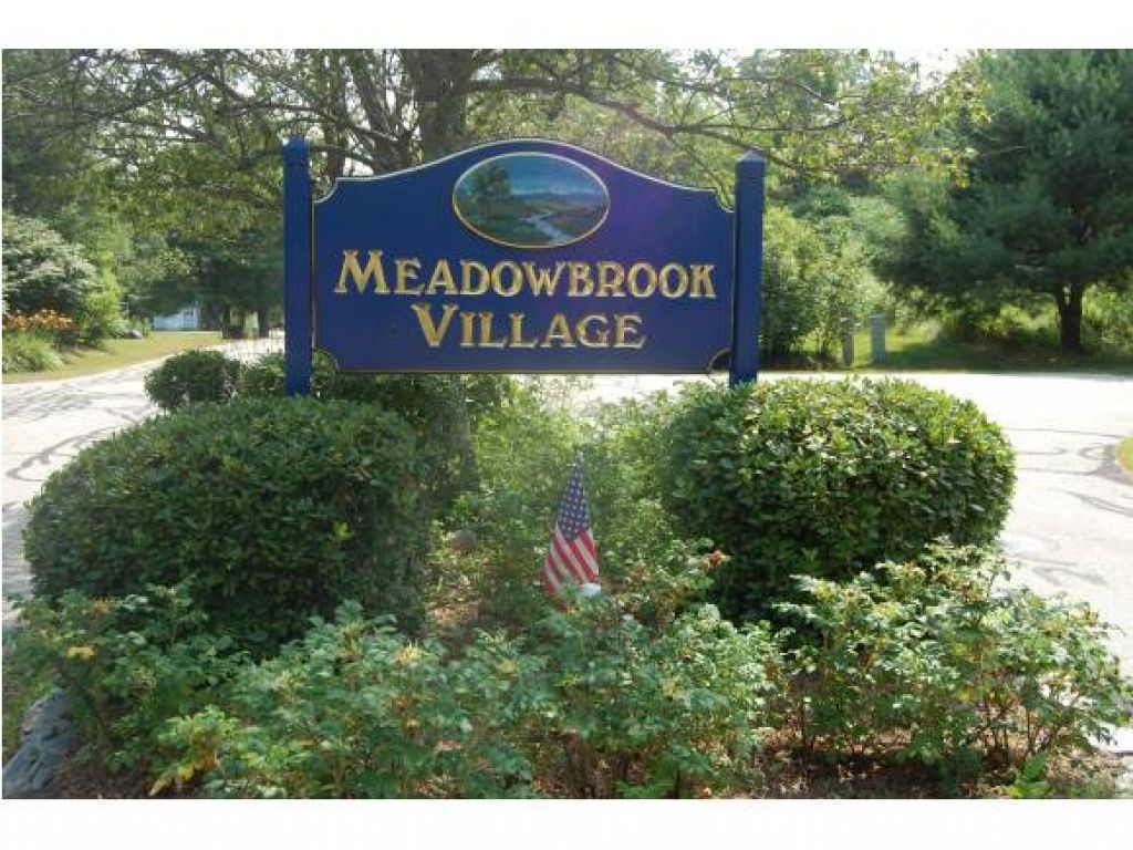 32 Meadowbrook Villiage, Unit 32 Rochester, NH 03867 - Photo 1 of 8