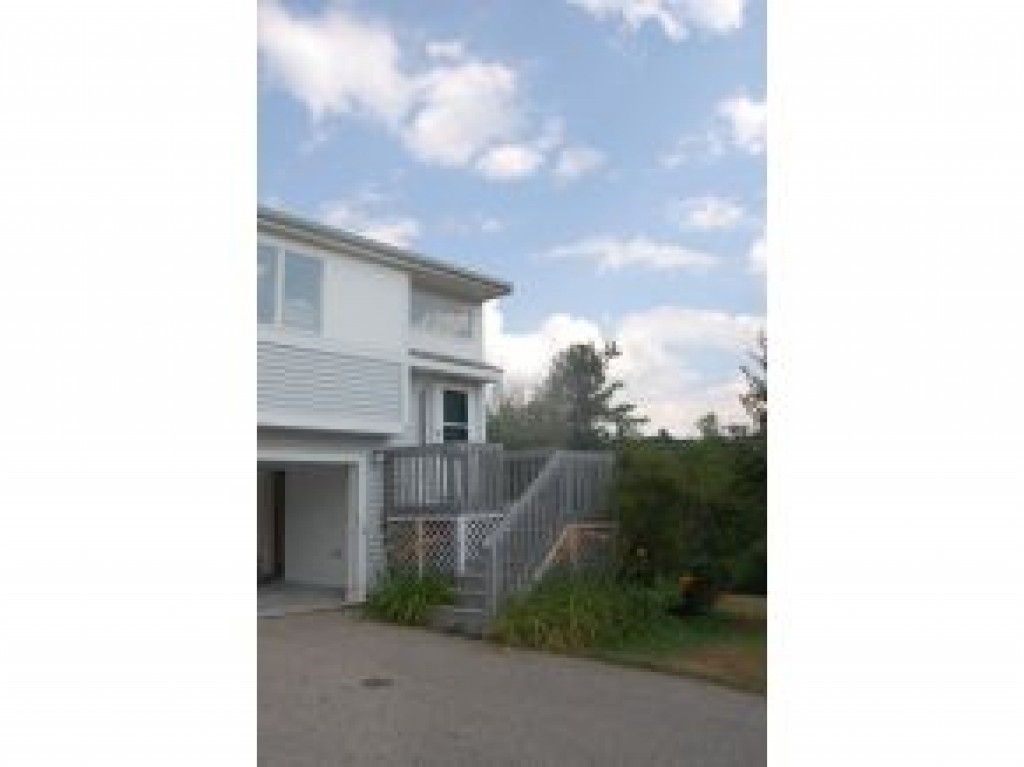 32 Meadowbrook Villiage, Unit 32 Rochester, NH 03867 - Photo 8 of 8