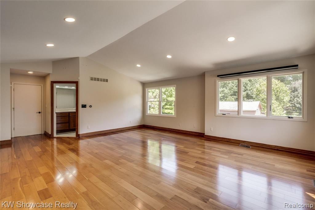 1526 Merry Road Waterford, MI 48328 - Photo 53 of 66