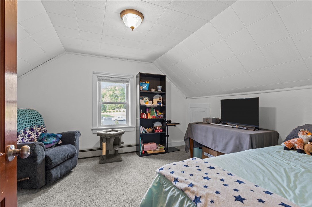 227 Angell Road Lincoln, RI 02865 - Photo 35 of 41 Second floor bed
