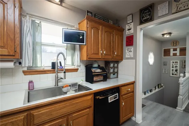 $310,000 | 704 Oakwood Street, Harrisonville, MO 64701