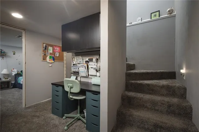 $310,000 | 704 Oakwood Street, Harrisonville, MO 64701