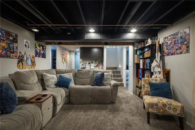 $310,000 | 704 Oakwood Street, Harrisonville, MO 64701