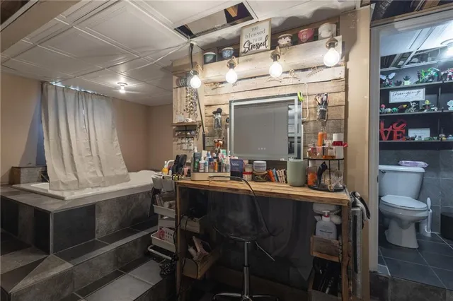 $310,000 | 704 Oakwood Street, Harrisonville, MO 64701