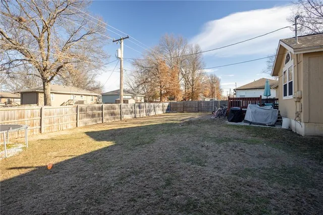 $310,000 | 704 Oakwood Street, Harrisonville, MO 64701