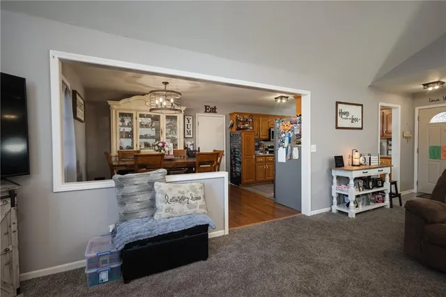 $310,000 | 704 Oakwood Street, Harrisonville, MO 64701