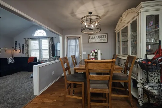 $310,000 | 704 Oakwood Street, Harrisonville, MO 64701