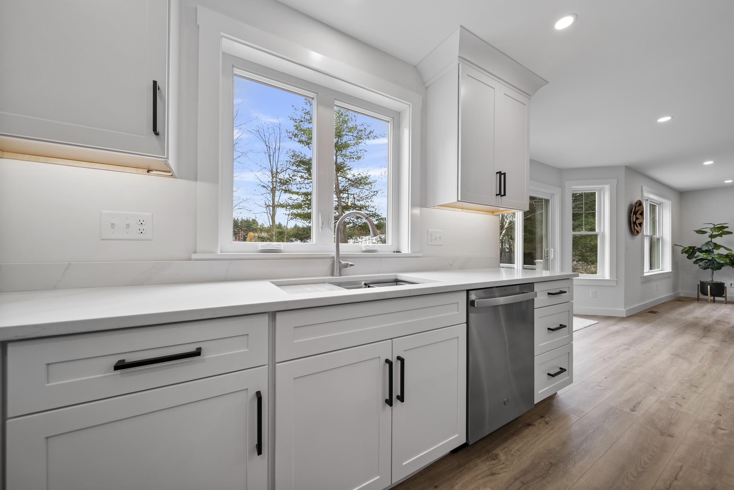 60 Geneva Street Manchester, NH 03102 - Photo 7 of 50