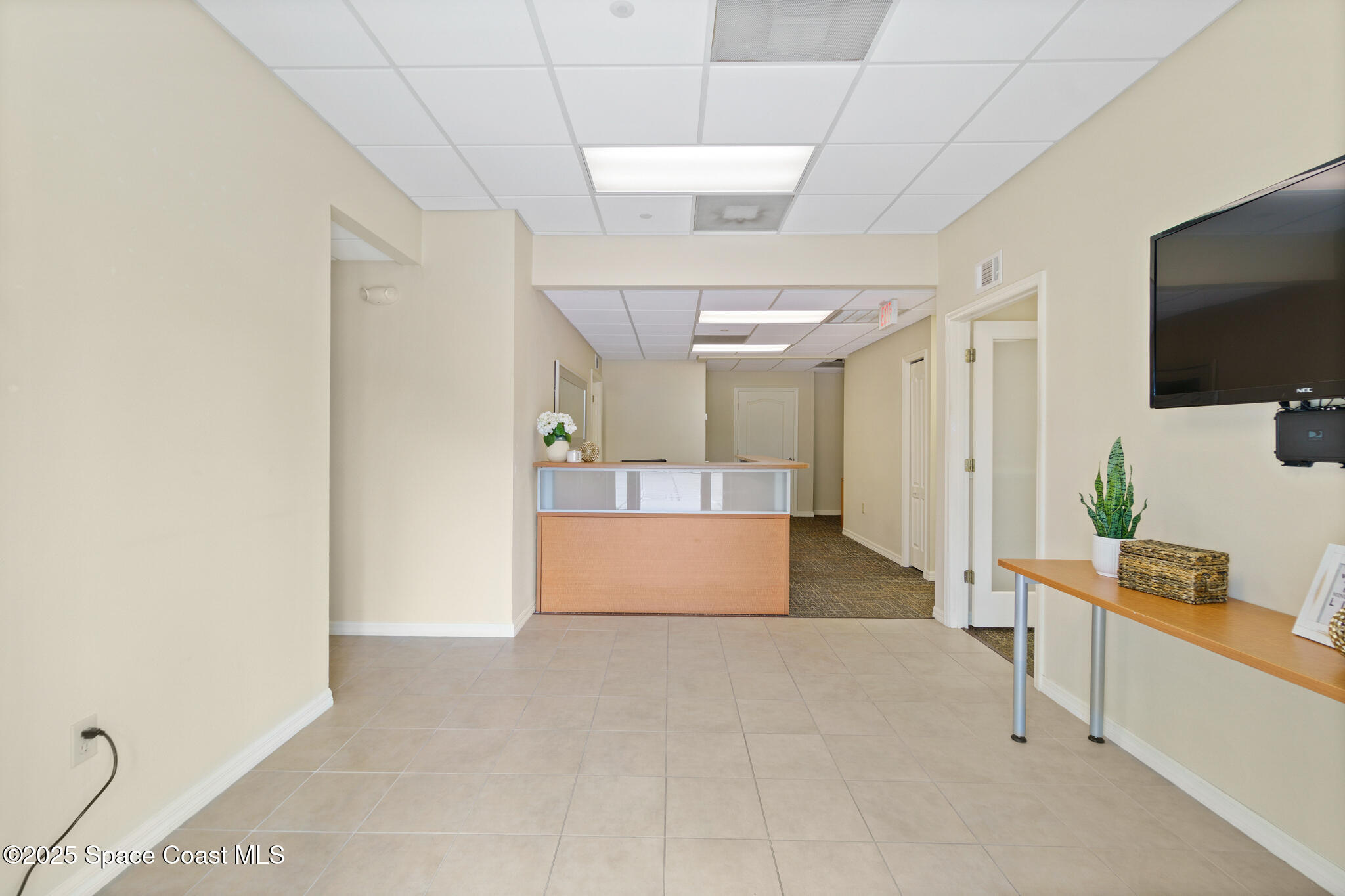 38 Suntree Place, Unit 2 Melbourne, FL 32940 - Photo 24 of 52 a view of a living room