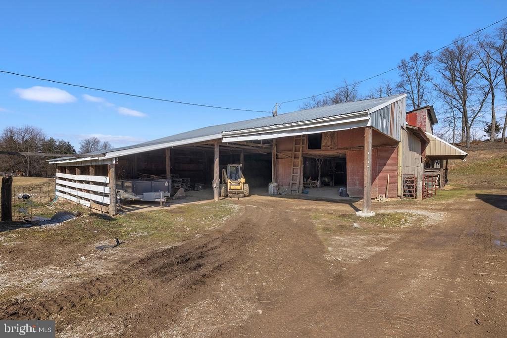 470 Racetrack Road Abbottstown, PA 17301 - Photo 38 of 54 a view of a house with a yard and sitting area