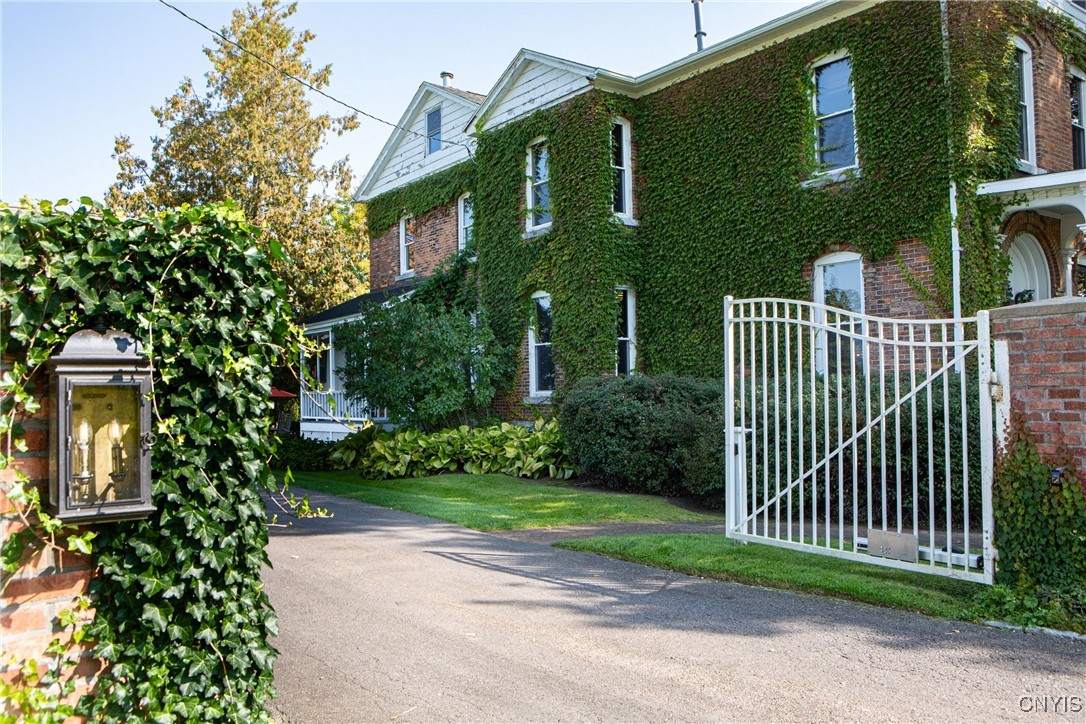 881 Andrews Road Skaneateles, NY 13152 - Photo 19 of 47 Brick House