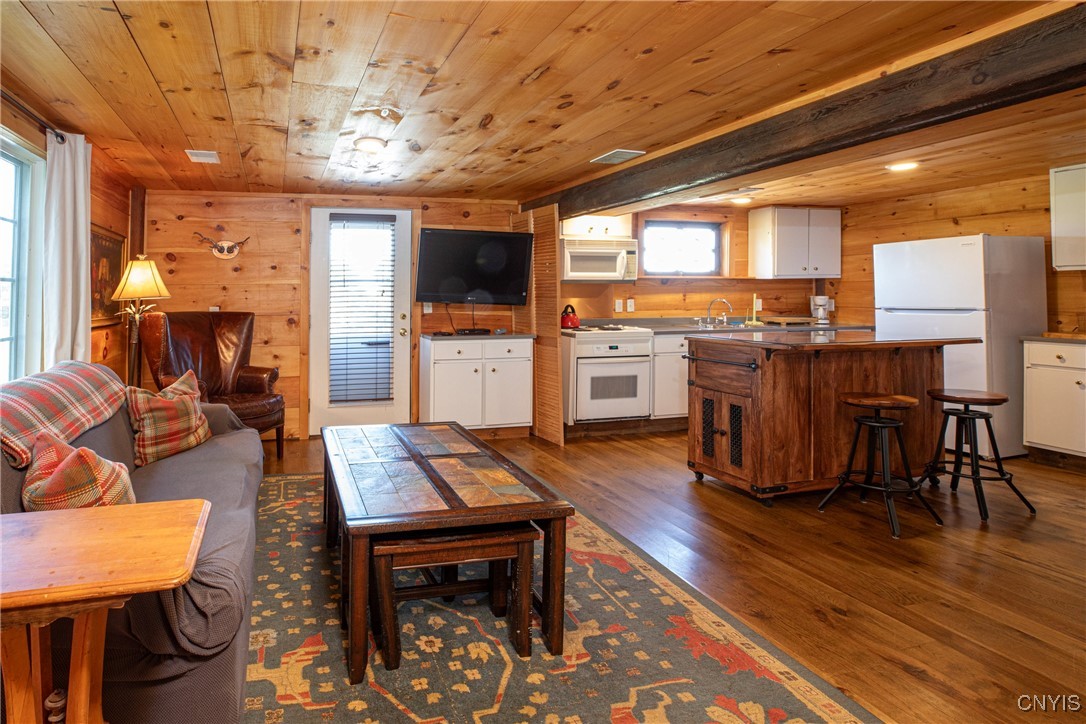 881 Andrews Road Skaneateles, NY 13152 - Photo 36 of 47 Entertainment Barn