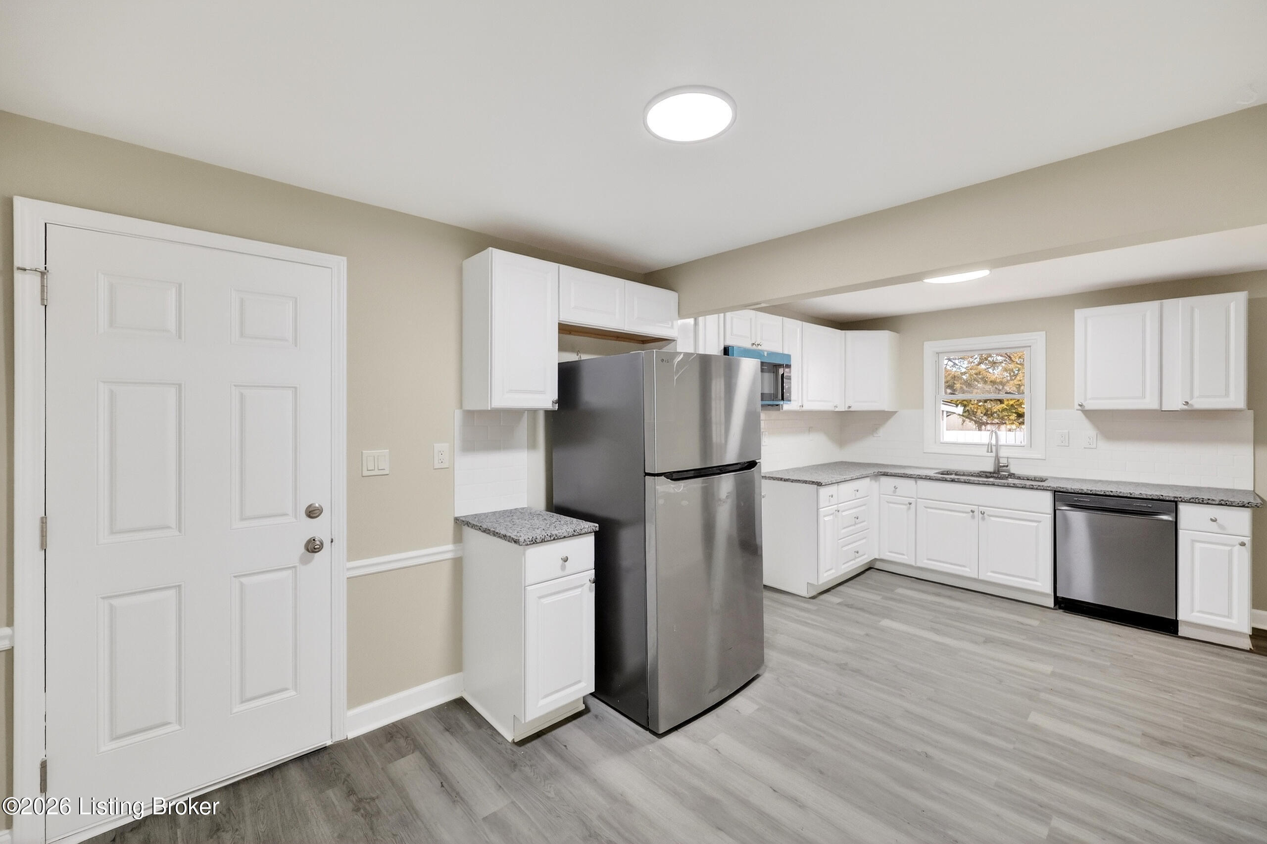 11610 Deering Road Louisville, KY 40272 - Photo 11 of 65 021_H40A3870