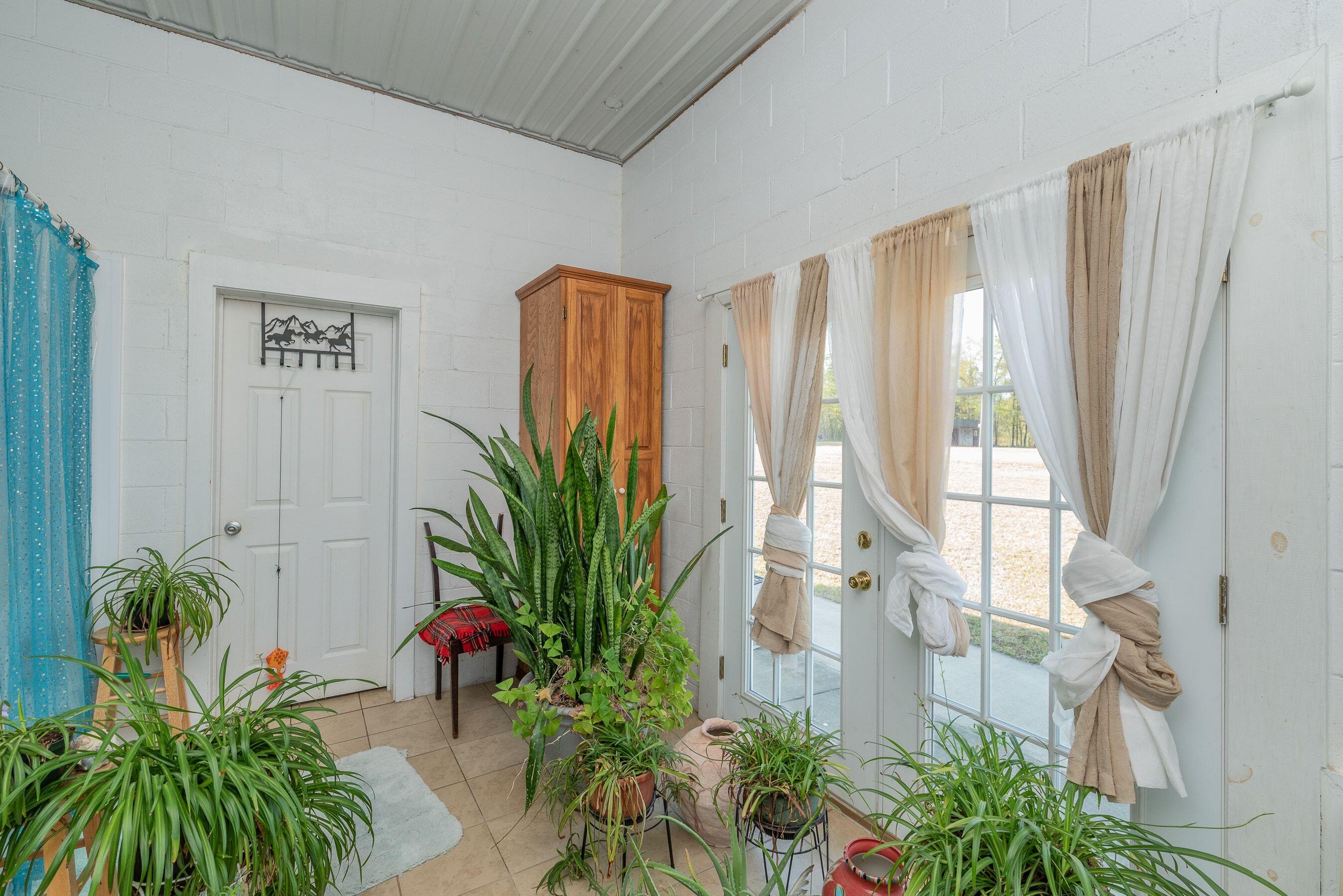 252 Moseley Road Williston, SC 29853 - Photo 13 of 64