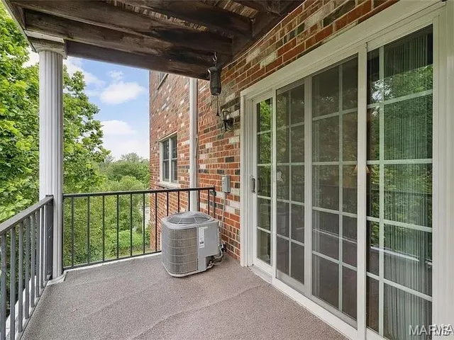 $114,000 | 3107 Garnette Drive, Unit C12, Bridgeton, MO 63044