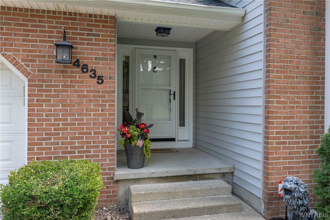 4635 Schurr Road Clarence, NY 14031 - Photo 3 of 49