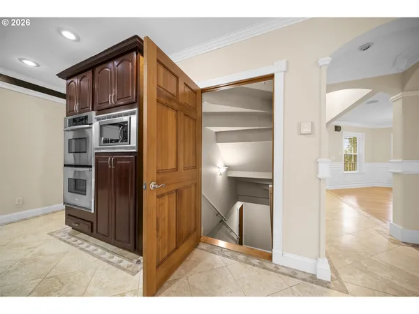 $1,299,000 | 1407 Southwest Walters Drive, Gresham, OR 97080