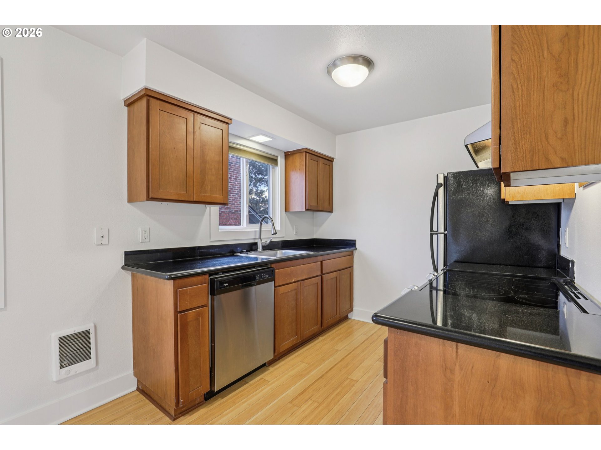 2301 Southeast Caruthers Street Portland, OR 97214 - Photo 17 of 35