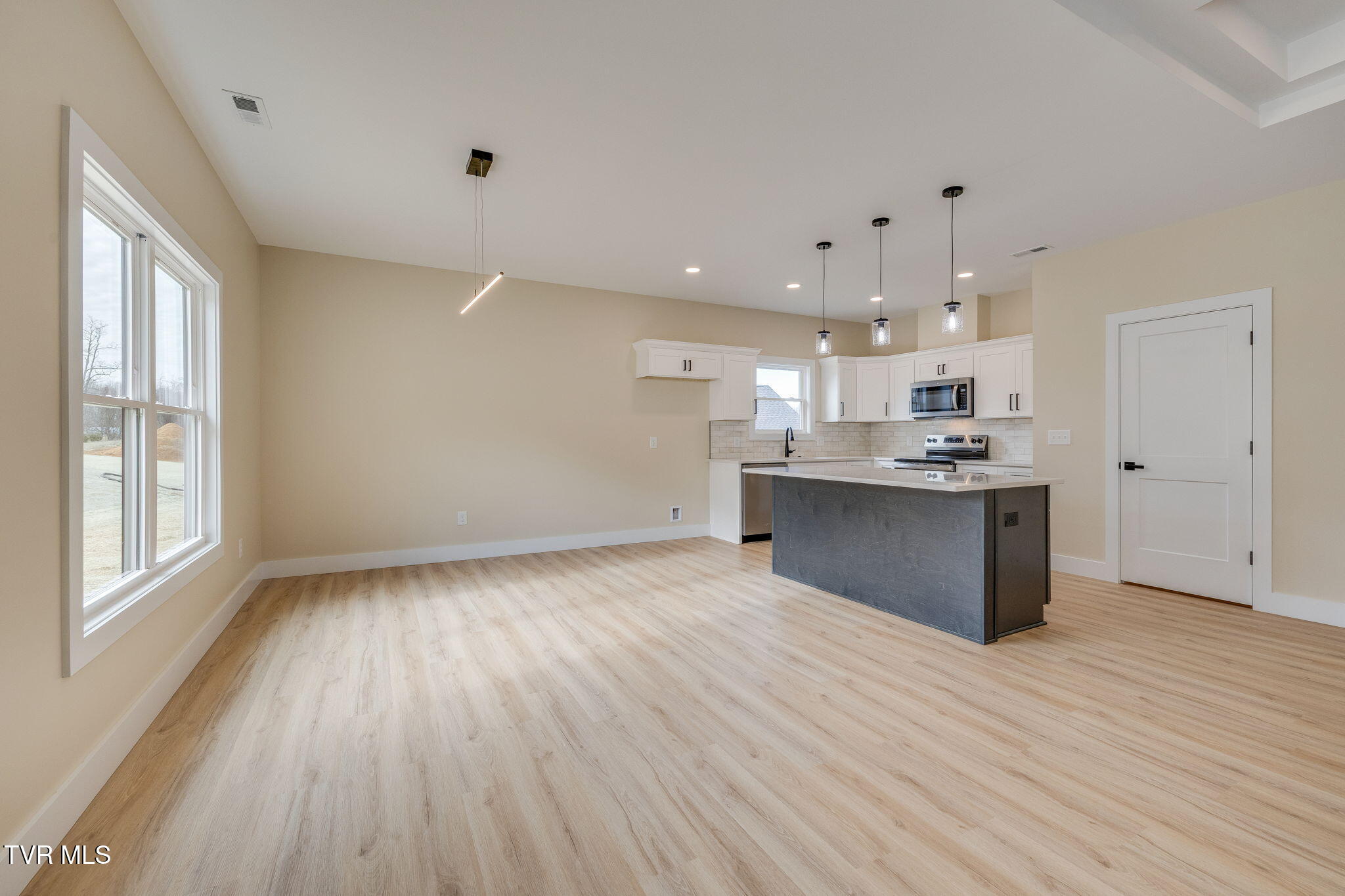 488 Middays Rest Jonesborough, TN 37659 - Photo 11 of 37 010