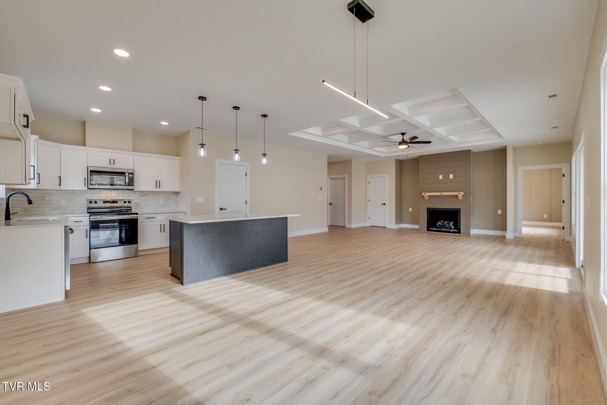 488 Middays Rest Jonesborough, TN 37659 - Photo 13 of 37 012