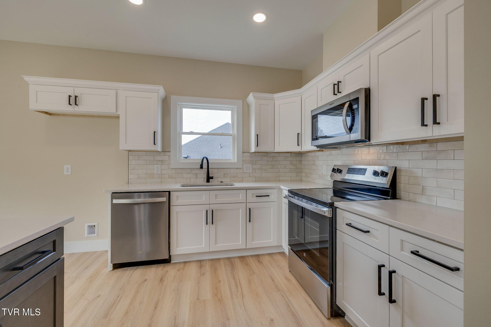 488 Middays Rest Jonesborough, TN 37659 - Photo 16 of 37 015