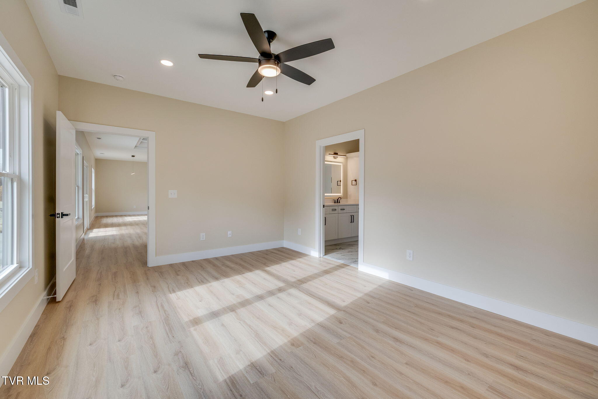 488 Middays Rest Jonesborough, TN 37659 - Photo 19 of 37 018