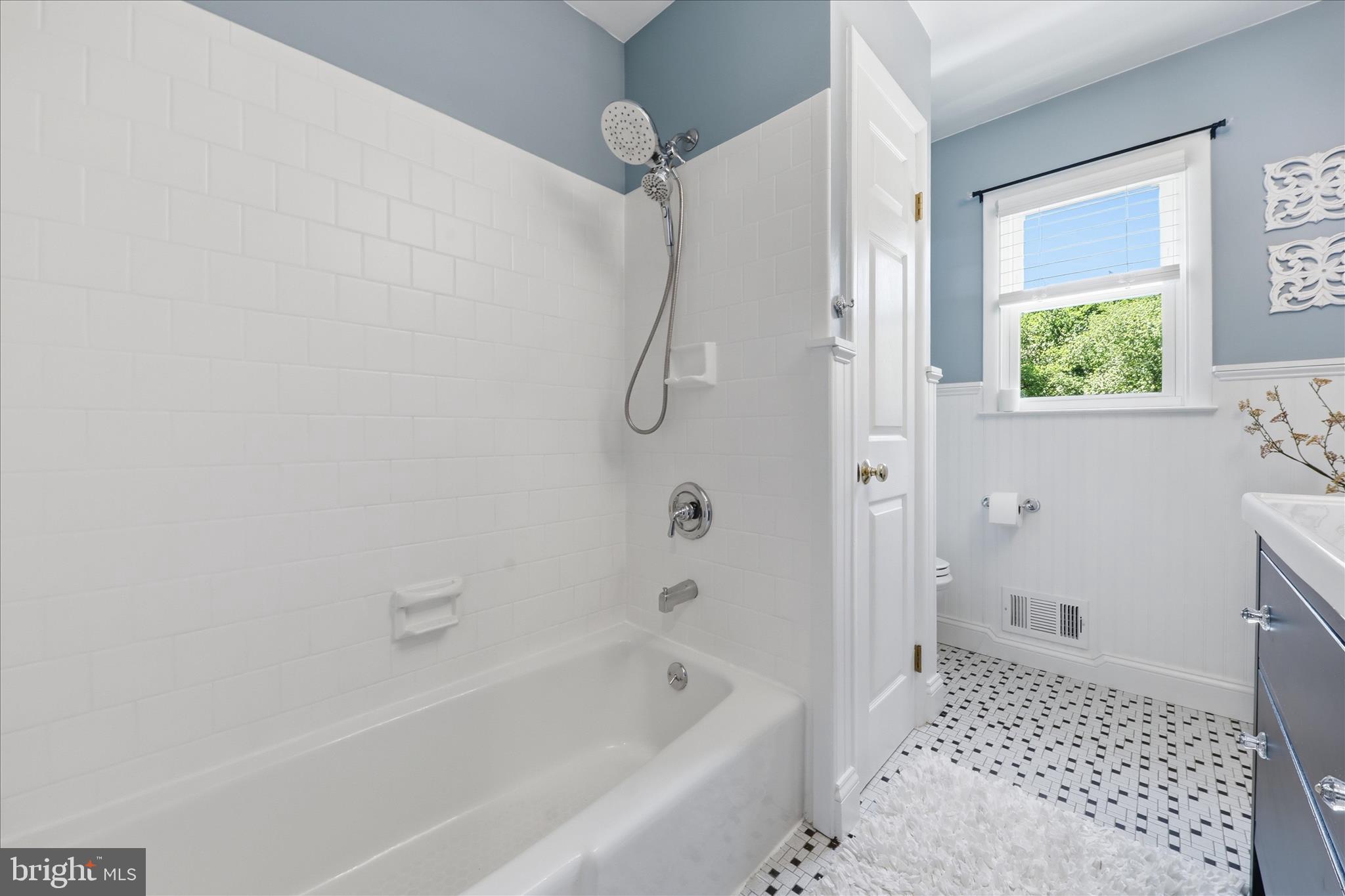 1339 Ava Road Severn, MD 21144 - Photo 28 of 58 Hall Bath