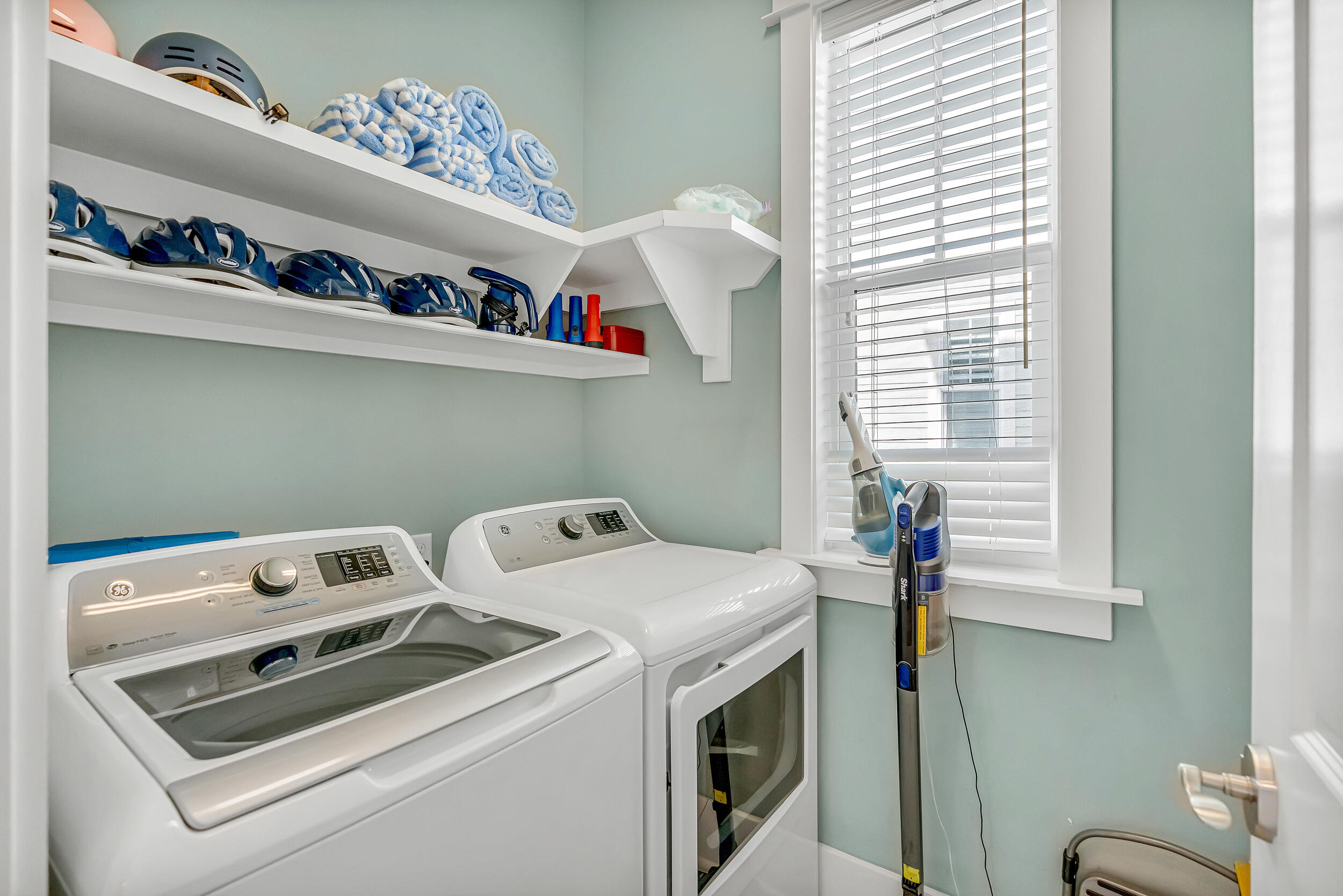 654 Flatwoods Forest Loop Santa Rosa Beach, FL 32459 - Photo 22 of 53 a utility room with dryer and washer